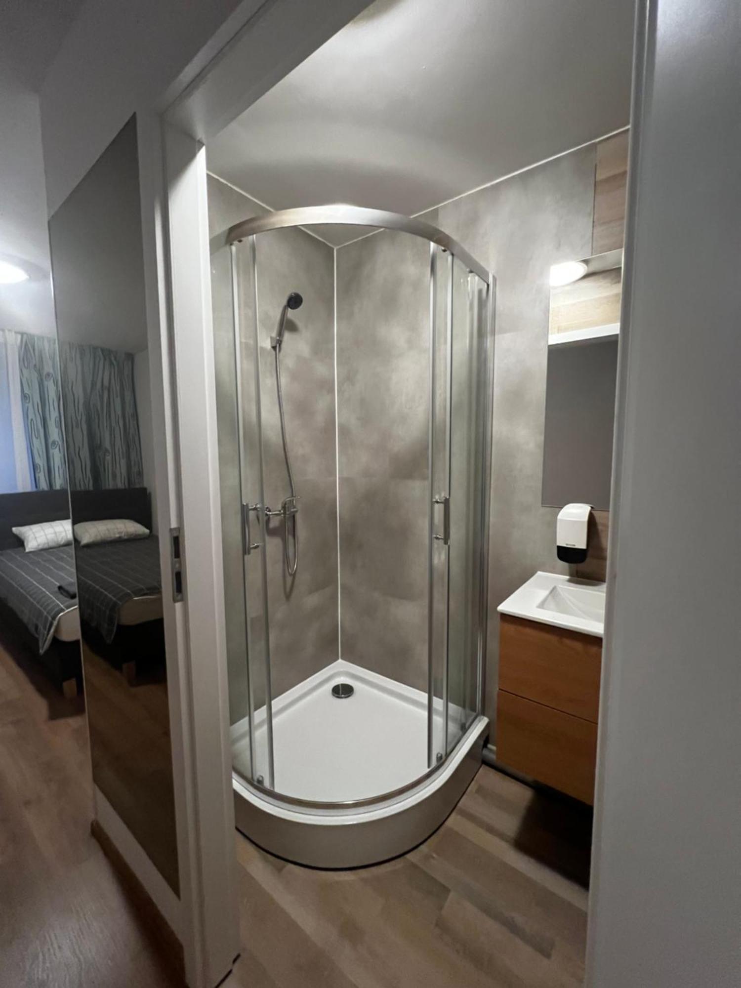 Twin Room Private Bathroom