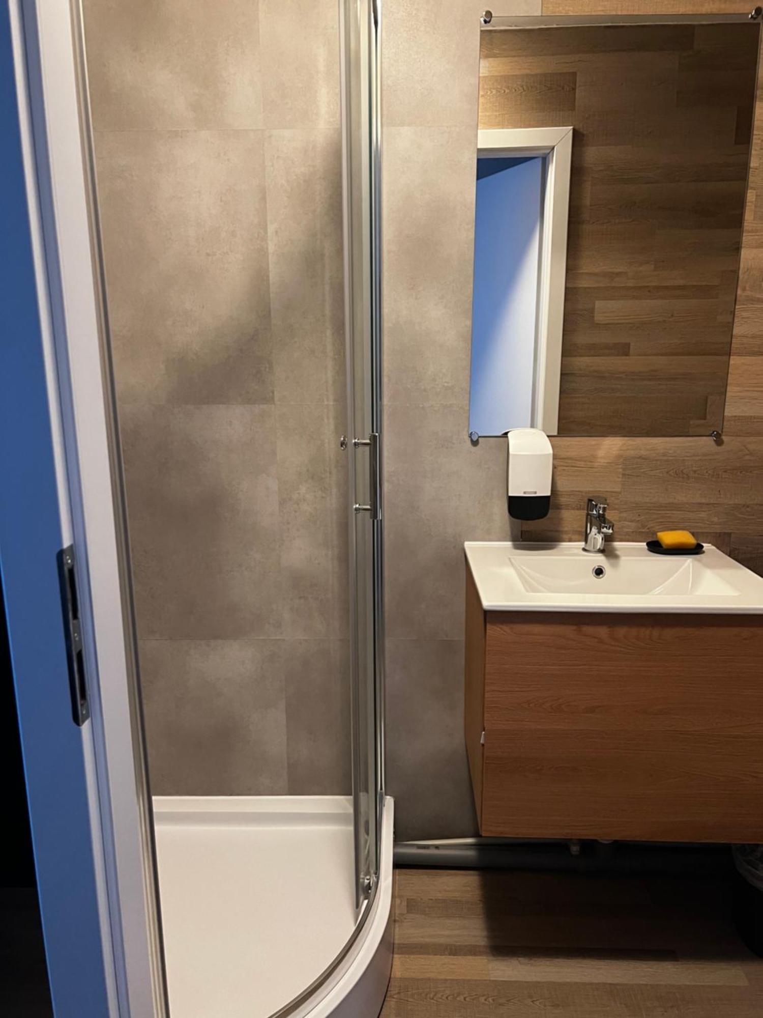 Twin Room Private Bathroom